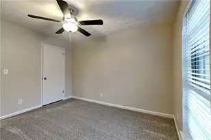 2444 Mistletoe Ln, Snellville, GA 30039 - Photo 15