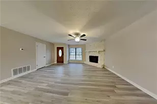 2444 Mistletoe Ln, Snellville, GA 30039 - Photo 3