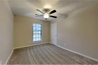 2444 Mistletoe Lane, Snellville, GA 30039 - Photo 11