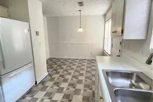 2741 Glendale Dr, Gainesville, GA 30507 - Photo 9