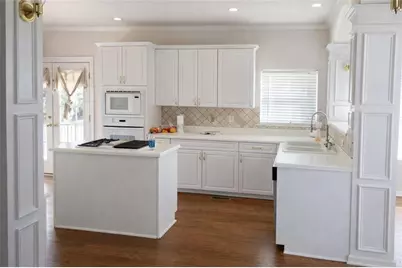 2820 Jamont Court, Marietta, GA 30068 - Photo 3