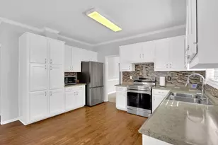 725 Somerset Vale Dr, Lawrenceville, GA 30044 - Photo 17