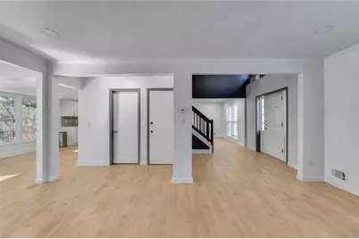 525 Abernathy Road, Sandy Springs, GA 30328 - Photo 7