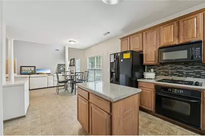 2393 Shady Maple Lane, Loganville, GA 30052 - Photo 9