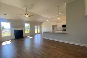 372 Glenside Dr, Jefferson, GA 30549 - Photo 29