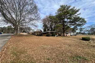 2090 Cherry Ln, Decatur, GA 30032 - Photo 9