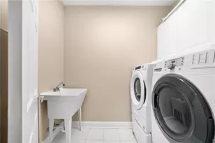 225 Lake Summit View, Atlanta, GA 30342 - Photo 39