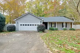 11250 Ridge Hill Dr, Alpharetta, GA 30022 - Photo 1