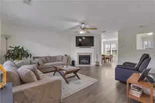 127 Chastain Cir, Newnan, GA 30263 - Photo 3