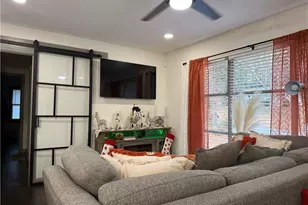 2719 Plantation Dr, East Point, GA 30344 - Photo 9