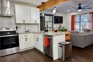 2719 Plantation Dr, East Point, GA 30344 - Photo 7