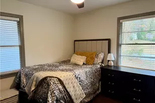 2719 Plantation Dr, East Point, GA 30344 - Photo 23