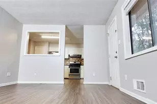 586 Stonehedge Dr, Stone Mountain, GA 30087 - Photo 5