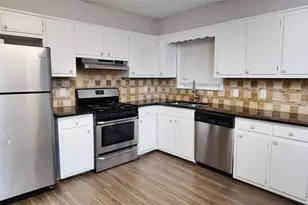 586 Stonehedge Dr, Stone Mountain, GA 30087 - Photo 3