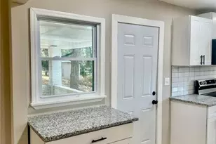 481 Hammond Dr, Atlanta, GA 30328 - Photo 9