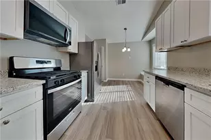 229 Colemans Bluff Dr, Woodstock, GA 30188 - Photo 5