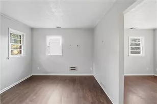 685 Melrose Dr, Forest Park, GA 30297 - Photo 11