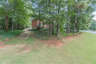 530 Saddlebrook Dr, Roswell, GA 30075 - Photo 3
