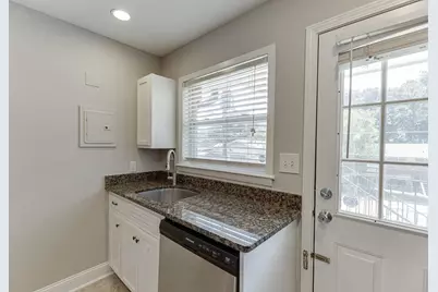 4282 Roswell Road NE #D2, Atlanta, GA 30342 - Photo 21