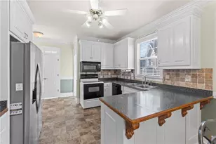 48 Stonehedge Ct, Buford, GA 30518 - Photo 9