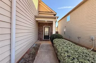 2450 Oakleaf Cir, Lithonia, GA 30058 - Photo 3