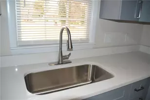 2473 Ben Hill Rd, Atlanta, GA 30344 - Photo 7