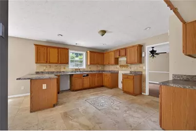 587 Wynmeadow Court, Stone Mountain, GA 30087 - Photo 9