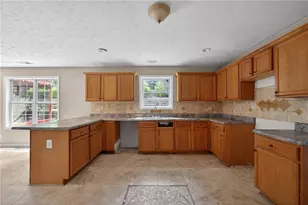 587 Wynmeadow Ct, Stone Mountain, GA 30087 - Photo 11