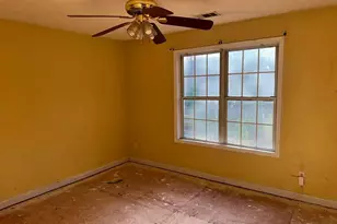 587 Wynmeadow Ct, Stone Mountain, GA 30087 - Photo 5