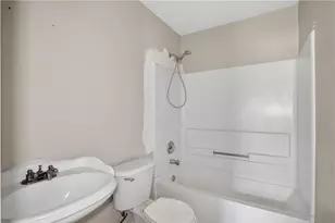 587 Wynmeadow Ct, Stone Mountain, GA 30087 - Photo 19
