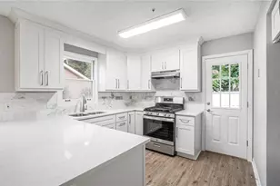 2294 Wellington Cir, Lithonia, GA 30058 - Photo 11