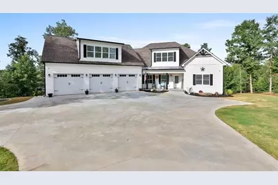 215 Walden Pond Trail, Senoia, GA 30276 - Photo 1