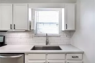 3485 Parkbrooke Ln, Duluth, GA 30096 - Photo 9