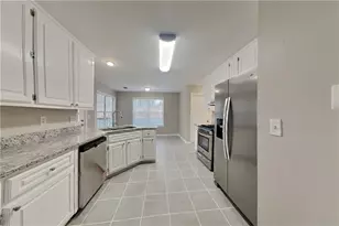 3261 Chesterfield Ct, Snellville, GA 30039 - Photo 3