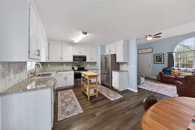 150 Elkgrove Drive, Auburn, GA 30011 - Photo 9