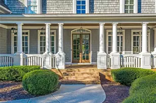 900 Crabapple Hl, Alpharetta, GA 30004 - Photo 3