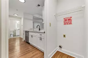 1075 Peachtree Walk NE, Atlanta, GA 30309 - Photo 7