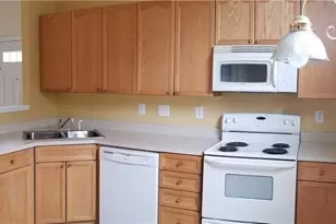 2381 Suwanee Pointe Dr, Lawrenceville, GA 30043 - Photo 7