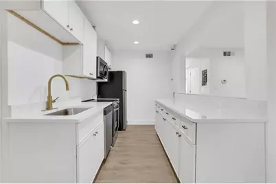 2396 Lawrenceville Highway #V, Decatur, GA 30033 - Photo 11