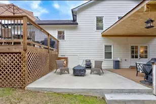 1201 Holly Hills Dr SW, Lilburn, GA 30047 - Photo 33