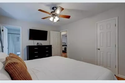 1201 Holly Hills Drive SW, Lilburn, GA 30047 - Photo 17