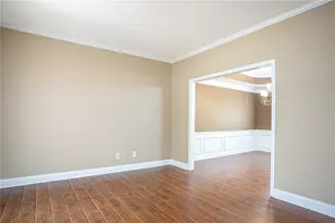 1098 Fountain Lakes Ct, Lawrenceville, GA 30043 - Photo 5