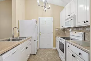 3013 Bentley Park Cir, Gainesville, GA 30504 - Photo 11