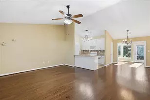 3013 Bentley Park Cir, Gainesville, GA 30504 - Photo 5