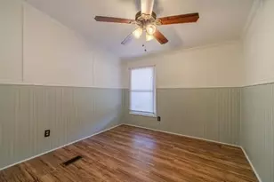 393 W Freeman St, Maysville, GA 30558 - Photo 27