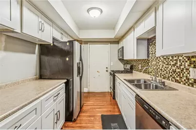 6851 Roswell Road #I11, Atlanta, GA 30328 - Photo 11