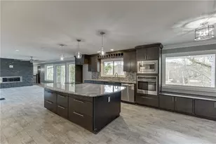 6095 Blackberry Ln, Buford, GA 30518 - Photo 9