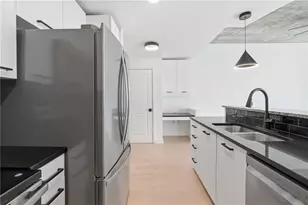 3324 Peachtree Rd NE, Atlanta, GA 30326 - Photo 11