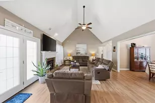84 Pebble Creek Dr, Newnan, GA 30265 - Photo 9