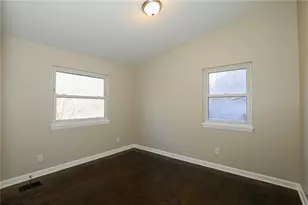 518 W Sherwood Dr, Riverdale, GA 30274 - Photo 7